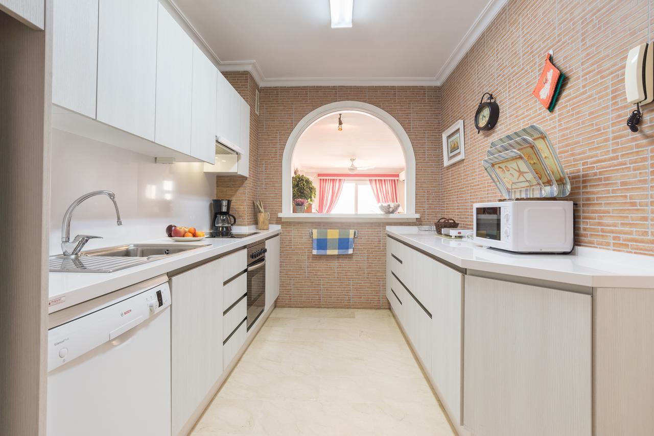 Malagasuite Palm Beach Фуeнхирола Екстериор снимка