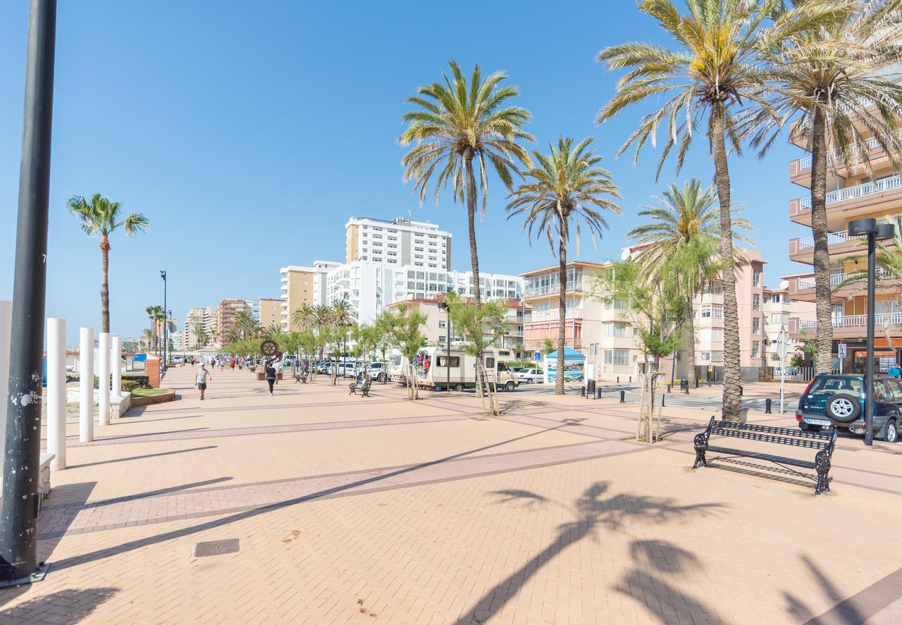 Malagasuite Palm Beach Фуeнхирола Екстериор снимка